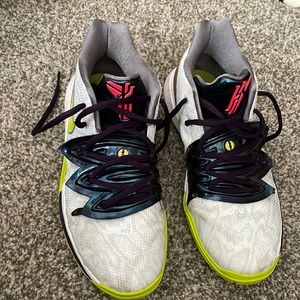 Kids basketball shoes Nike Kyrie Irving